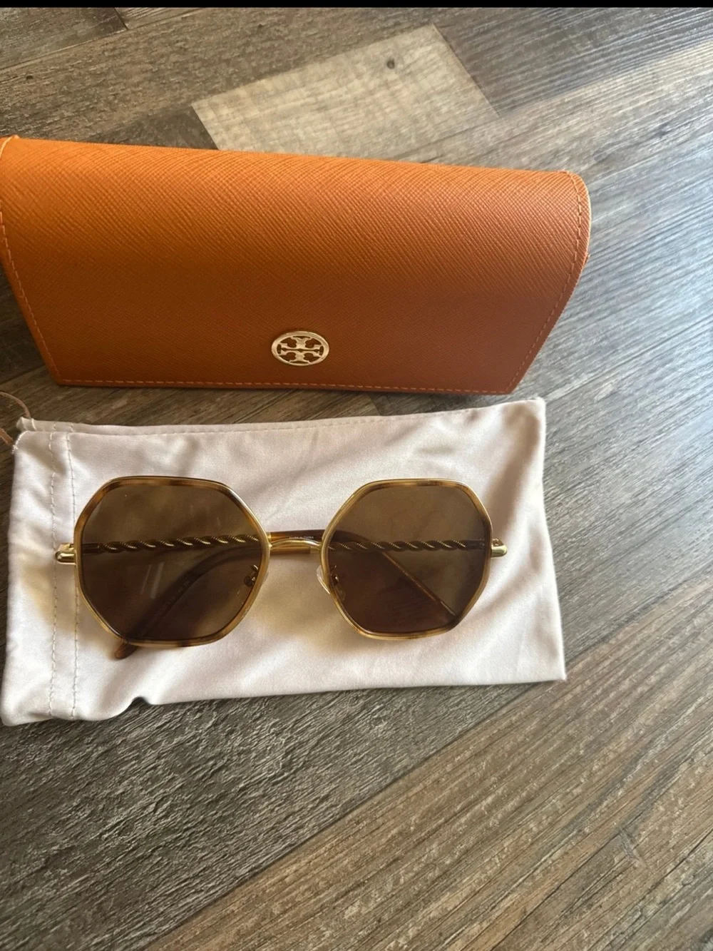 Torry Burch Sunglasses (NWOT)